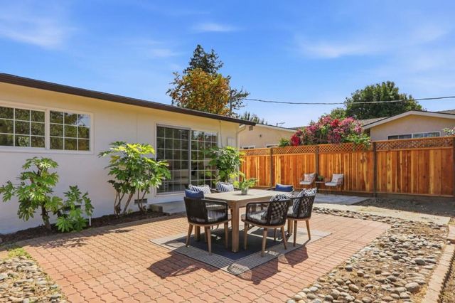 1091 W Latimer Avenue, Campbell, CA 95008