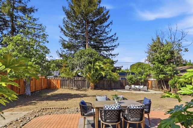 1091 W Latimer Avenue, Campbell, CA 95008