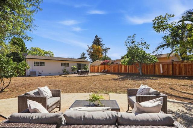 1091 W Latimer Avenue, Campbell, CA 95008
