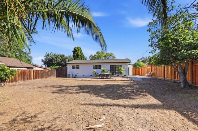 1091 W Latimer Avenue, Campbell, CA 95008