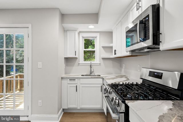 330 W 15TH ST, Chester, PA 19013