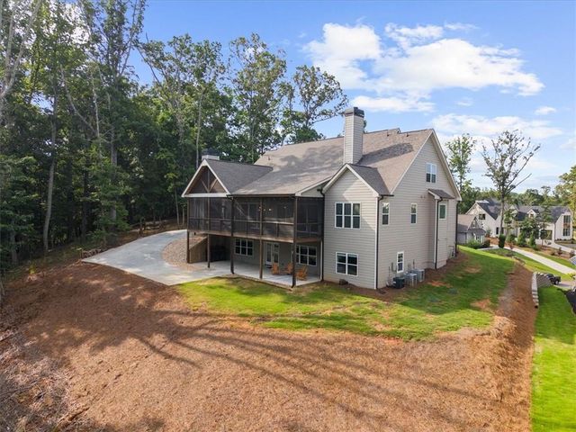 7560 Crestline Drive, Dawsonville, GA 30534