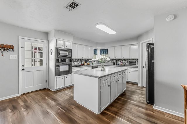 192 Westridge Drive, Huntsville, TX 77340