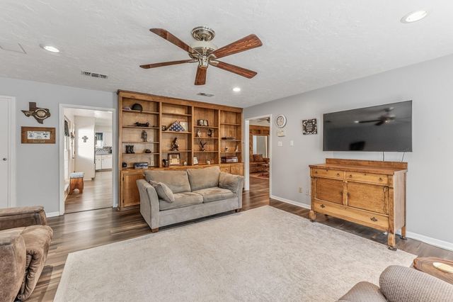 192 Westridge Drive, Huntsville, TX 77340