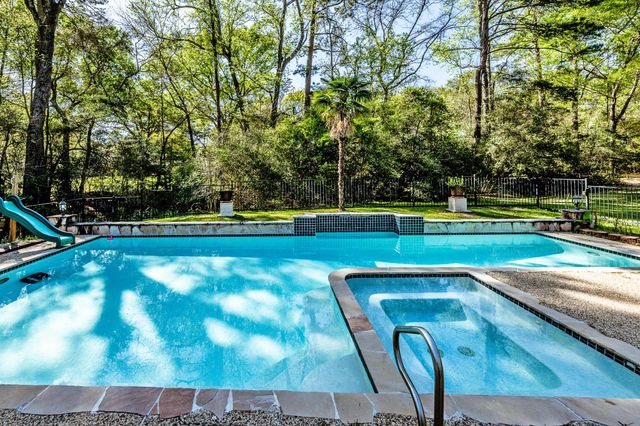 192 Westridge Drive, Huntsville, TX 77340