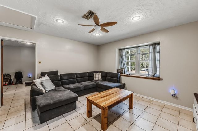 192 Westridge Drive, Huntsville, TX 77340