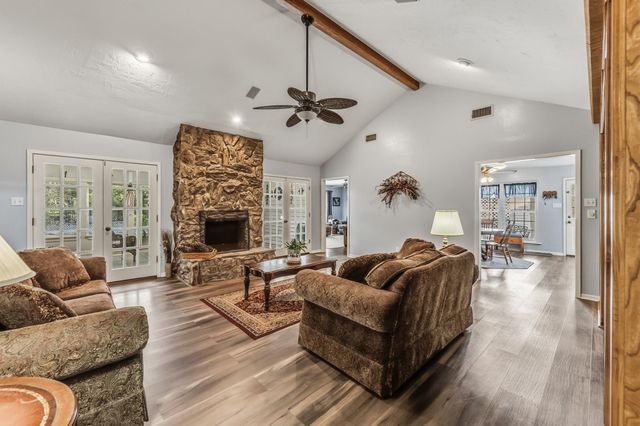 192 Westridge Drive, Huntsville, TX 77340