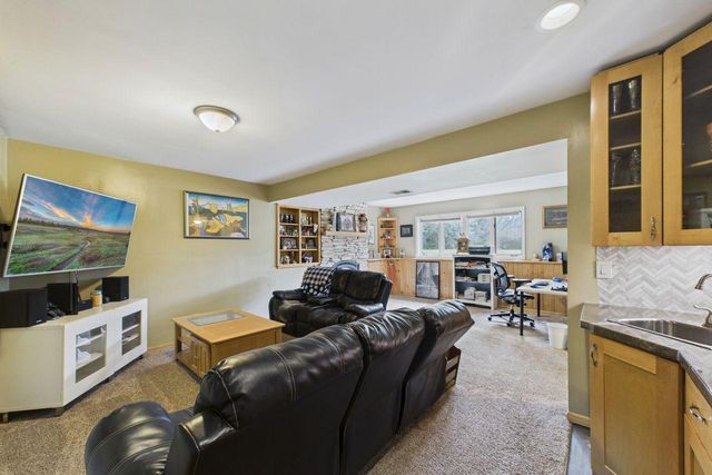 230 Mahtomedi Avenue, Mahtomedi, MN 55115
