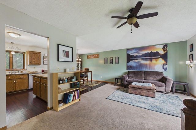 230 Mahtomedi Avenue, Mahtomedi, MN 55115