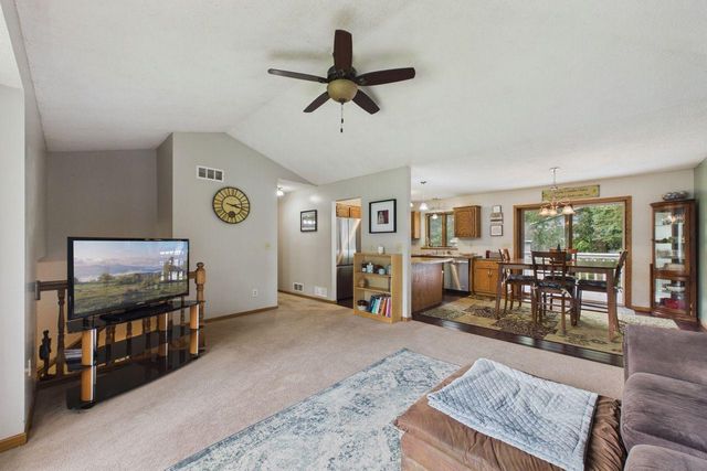 230 Mahtomedi Avenue, Mahtomedi, MN 55115
