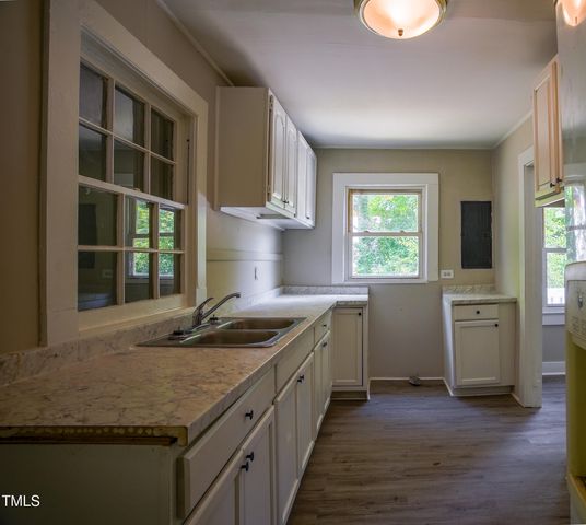 1015 Cross Link Road, Raleigh, NC 27610