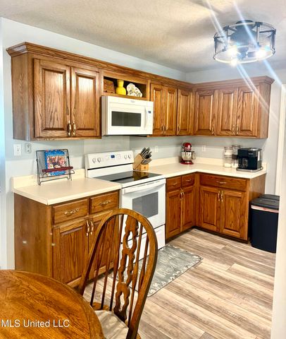 21110 Highway 63, Moss Point, MS 39562