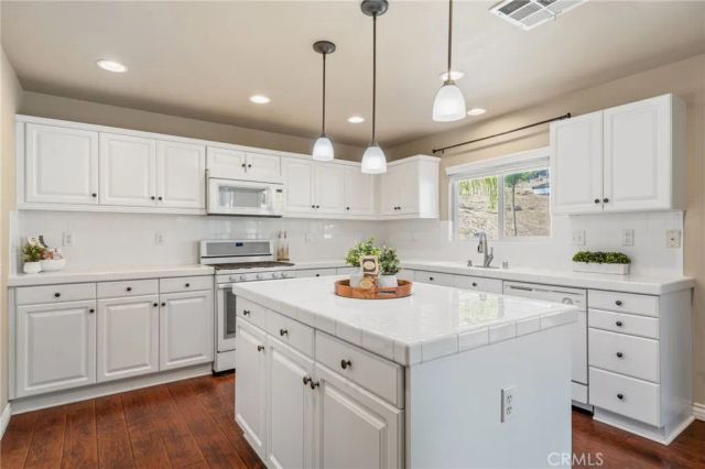 46180 Via La Colorada, Temecula, CA 92592