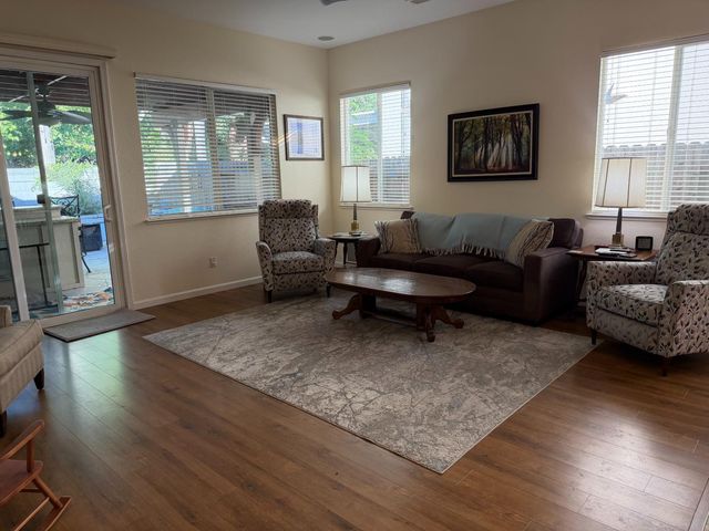 2447 Barona St, West Sacramento, CA 95691
