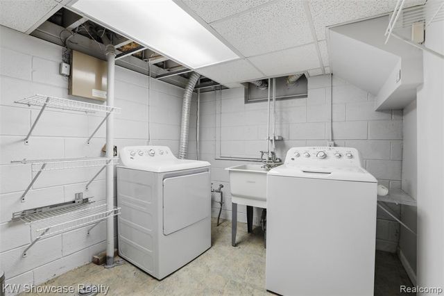 2008 Otis Avenue, Warren, MI 48091