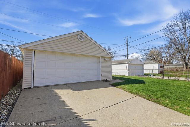 2008 Otis Avenue, Warren, MI 48091