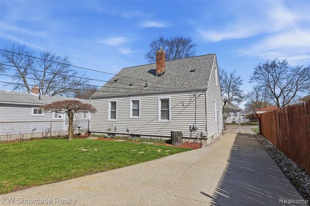 2008 Otis Avenue, Warren, MI 48091