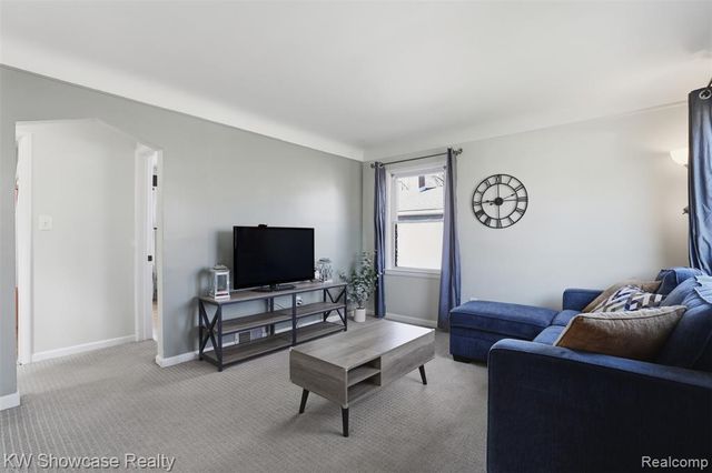 2008 Otis Avenue, Warren, MI 48091