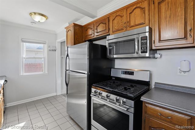 2008 Otis Avenue, Warren, MI 48091