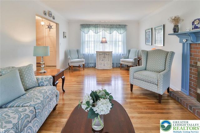 1920 Ravenwood Drive, Bethlehem City, PA 18018