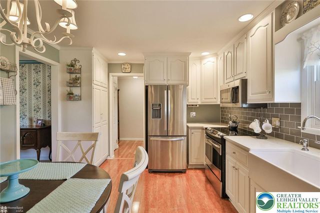 1920 Ravenwood Drive, Bethlehem City, PA 18018