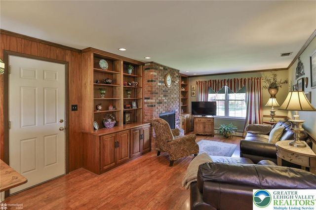 1920 Ravenwood Drive, Bethlehem City, PA 18018