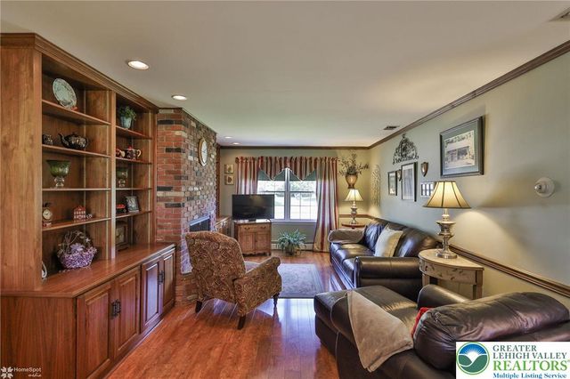 1920 Ravenwood Drive, Bethlehem City, PA 18018