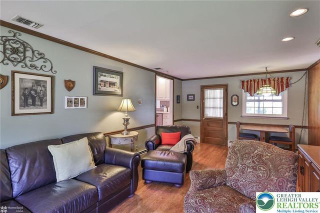 1920 Ravenwood Drive, Bethlehem City, PA 18018