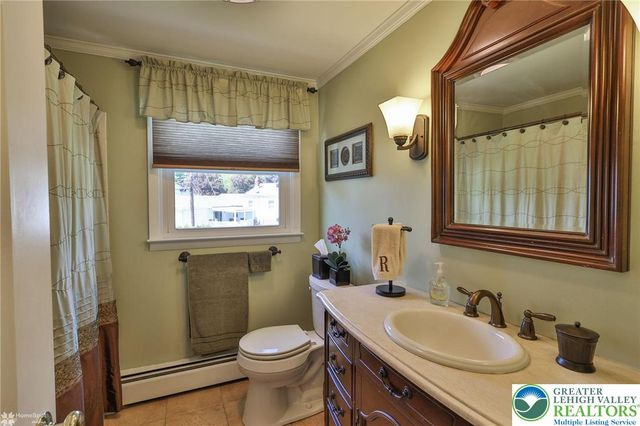 1920 Ravenwood Drive, Bethlehem City, PA 18018