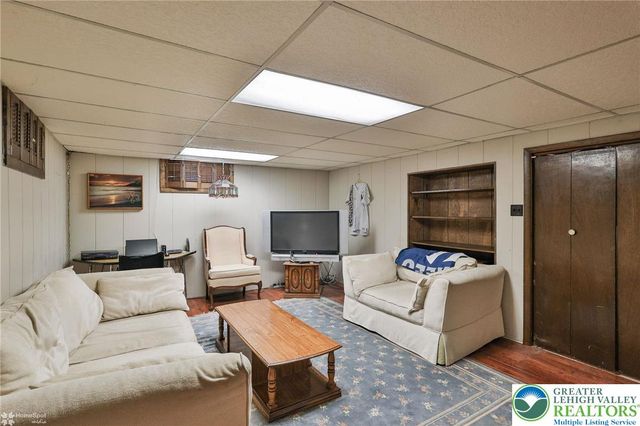 1920 Ravenwood Drive, Bethlehem City, PA 18018