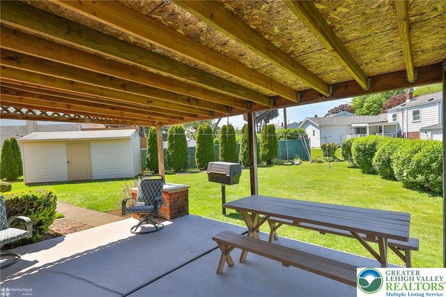 1920 Ravenwood Drive, Bethlehem City, PA 18018