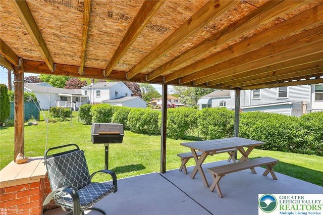 1920 Ravenwood Drive, Bethlehem City, PA 18018
