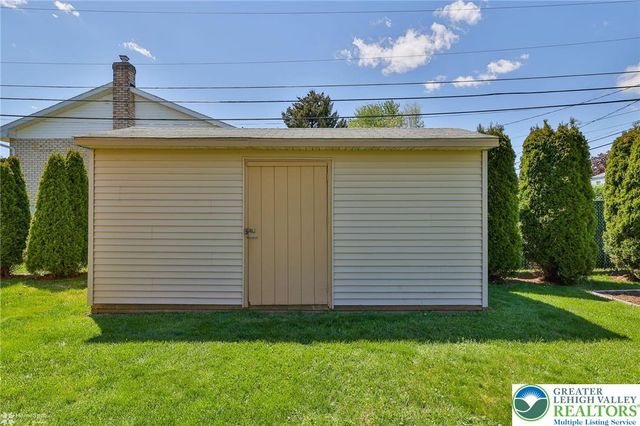 1920 Ravenwood Drive, Bethlehem City, PA 18018