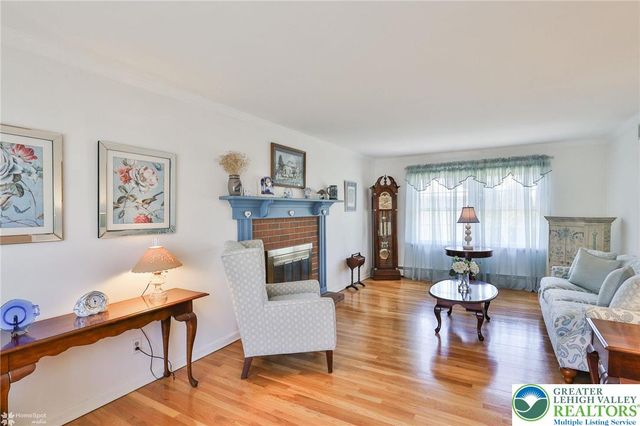 1920 Ravenwood Drive, Bethlehem City, PA 18018