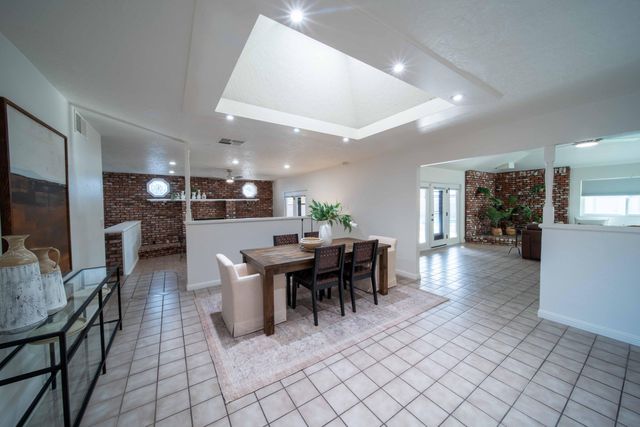 4421 N Woodrow Avenue, Fresno, CA 93726