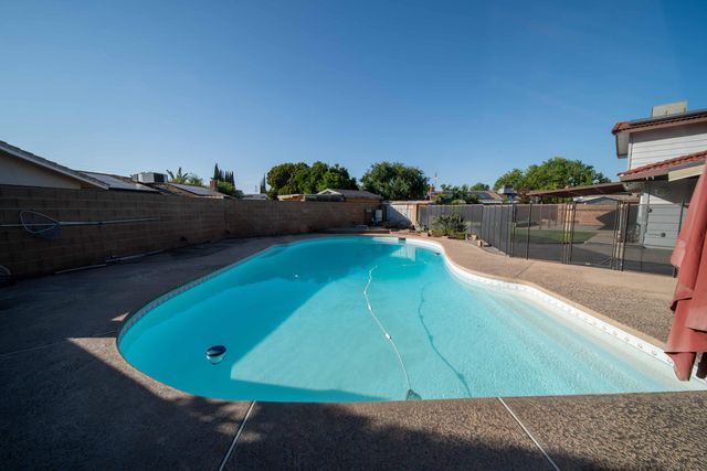 4421 N Woodrow Avenue, Fresno, CA 93726