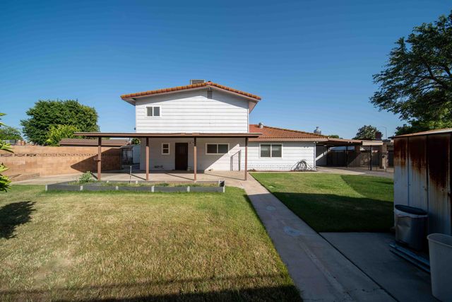 4421 N Woodrow Avenue, Fresno, CA 93726