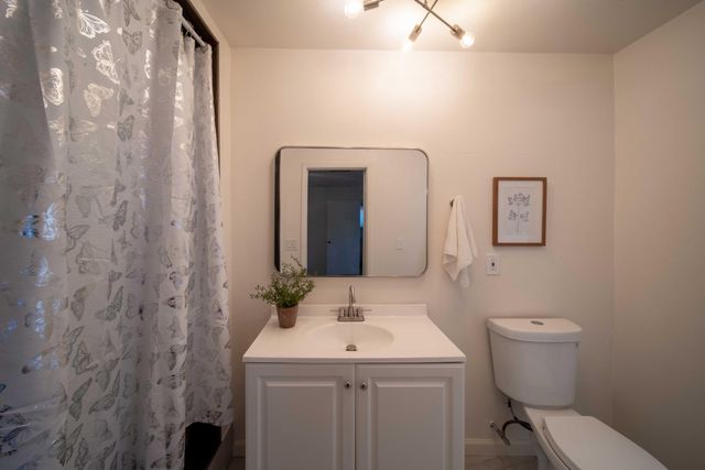 4421 N Woodrow Avenue, Fresno, CA 93726