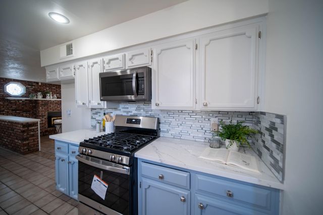 4421 N Woodrow Avenue, Fresno, CA 93726