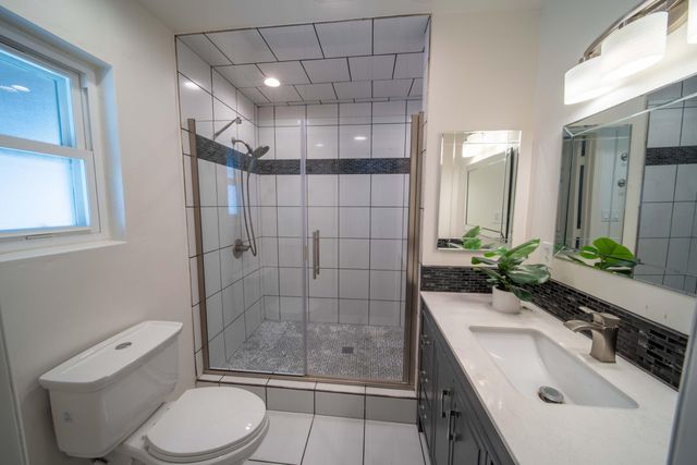 4421 N Woodrow Avenue, Fresno, CA 93726