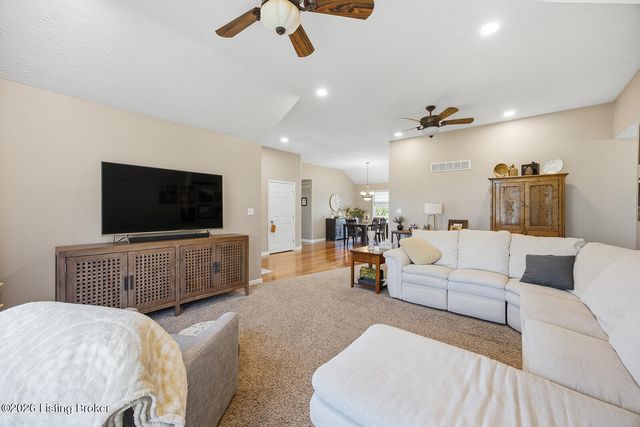 126 Dory Dr, Salvisa, KY 40372