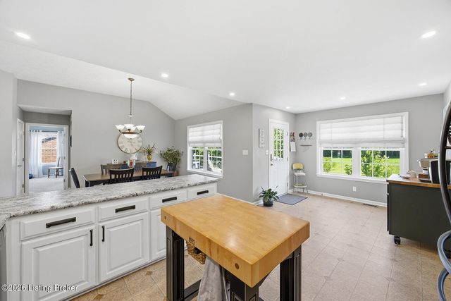 126 Dory Dr, Salvisa, KY 40372