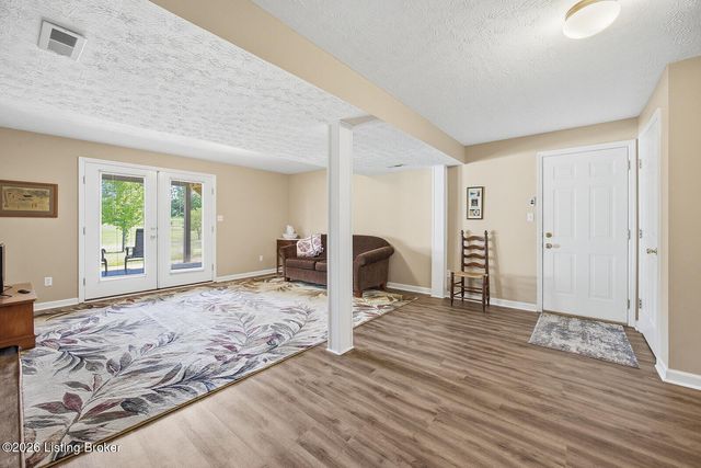 126 Dory Dr, Salvisa, KY 40372