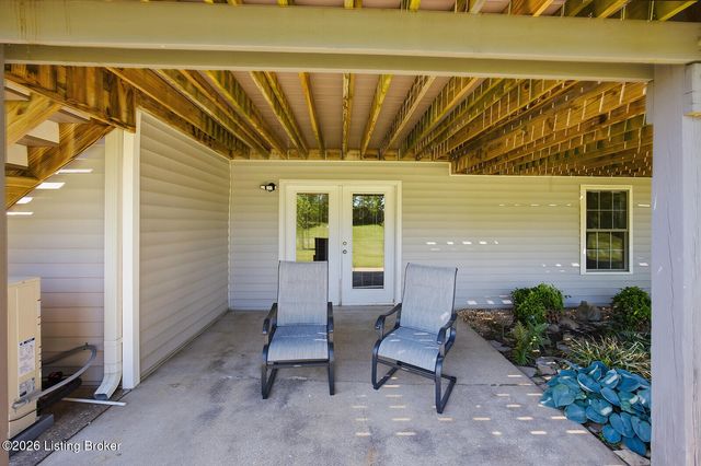 126 Dory Dr, Salvisa, KY 40372