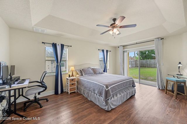 992 Coquina Street SE, Palm Bay, FL 32909