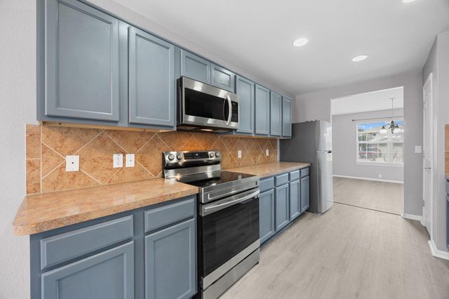 500 Kingfisher LN, Leander, TX 78641