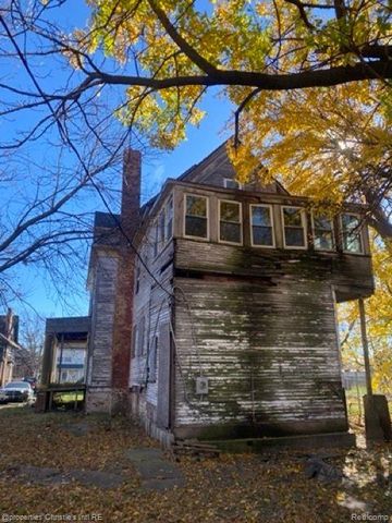 100 PINGREE Street, Detroit, MI 48202