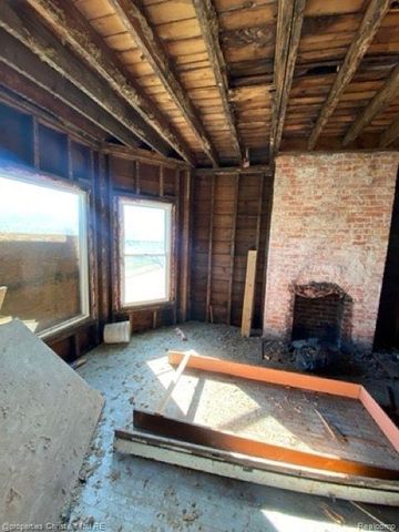 100 PINGREE Street, Detroit, MI 48202