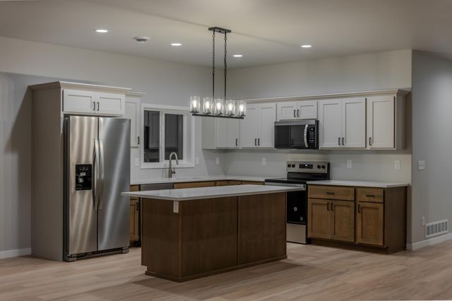 6260 85 Avenue S, Horace, ND 58047