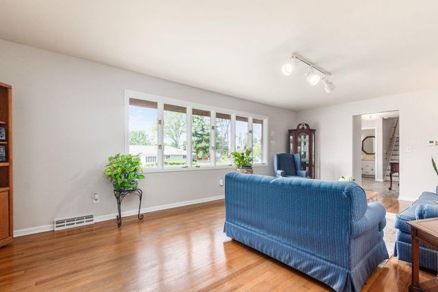 240 Old Trail Drive, Columbus, OH 43213